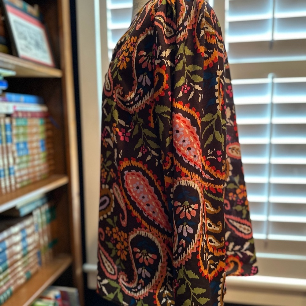 Floral Paisley V-Neck Tunic Top - Picture 4 of 11